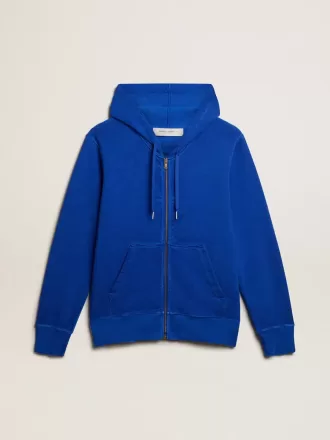 blauer herren hoodie mit schriftzug auf der rckseite 1 330x440 - Blauer Herren-Hoodie mit Schriftzug auf der R&uuml;ckseite
