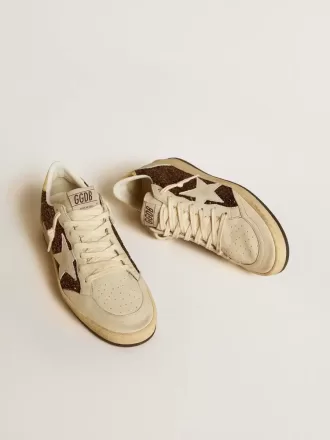 damen sneaker ball star in glitzeroptik mit lederstern und metallischer lederlasche am fersenbereich 2 1 330x440 - Damen-Sneaker &bdquo;Ball Star&rdquo; in Glitzeroptik mit Lederstern und metallischer Lederlasche am Fersenbereich